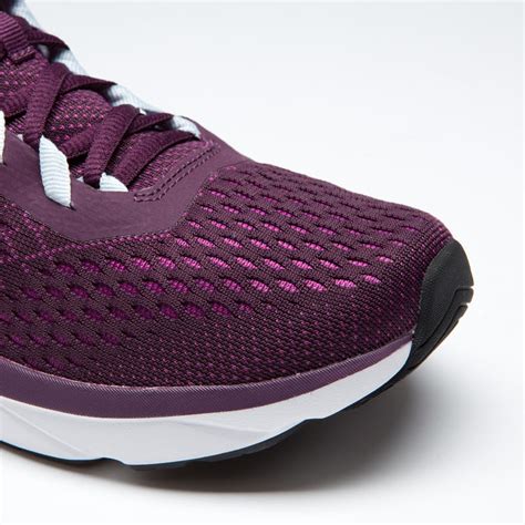 women's burgundy athletic shoes